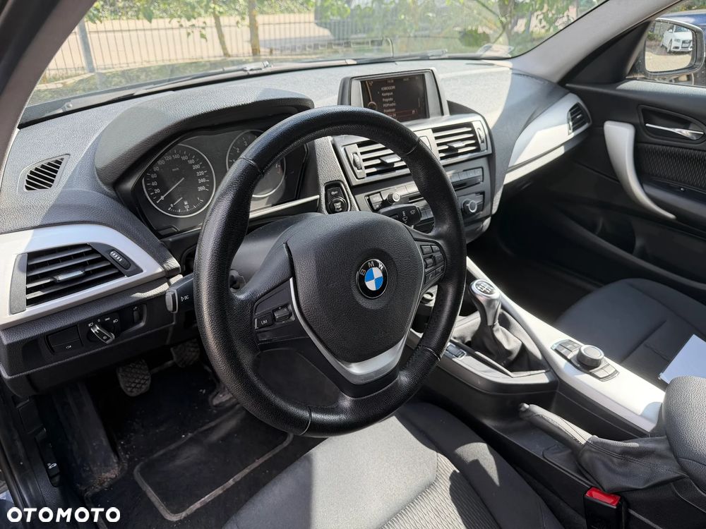 BMW Seria 1 116i - 11