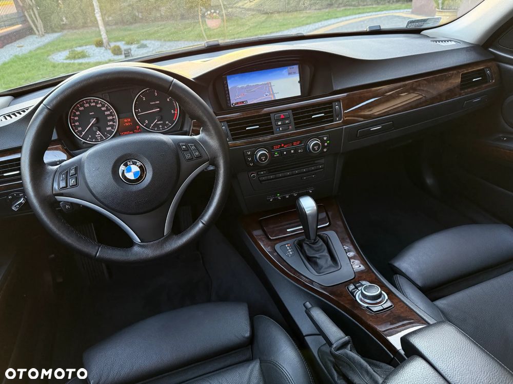 BMW Seria 3 320d xDrive DPF - 17