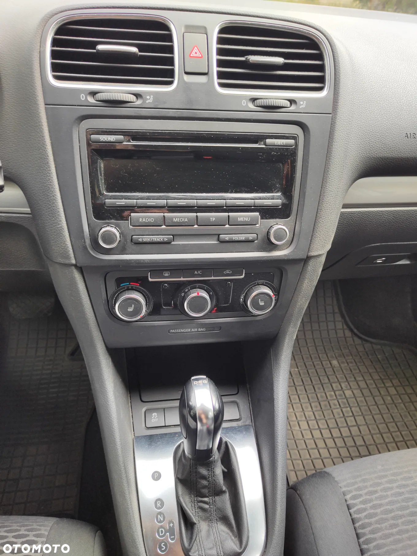 Volkswagen Golf VI 1.6 TDI Comfortline DSG - 10