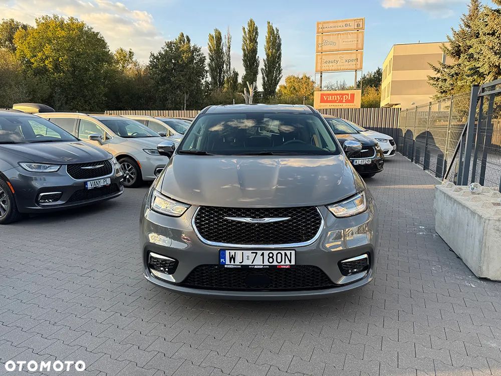 Chrysler Pacifica - 7