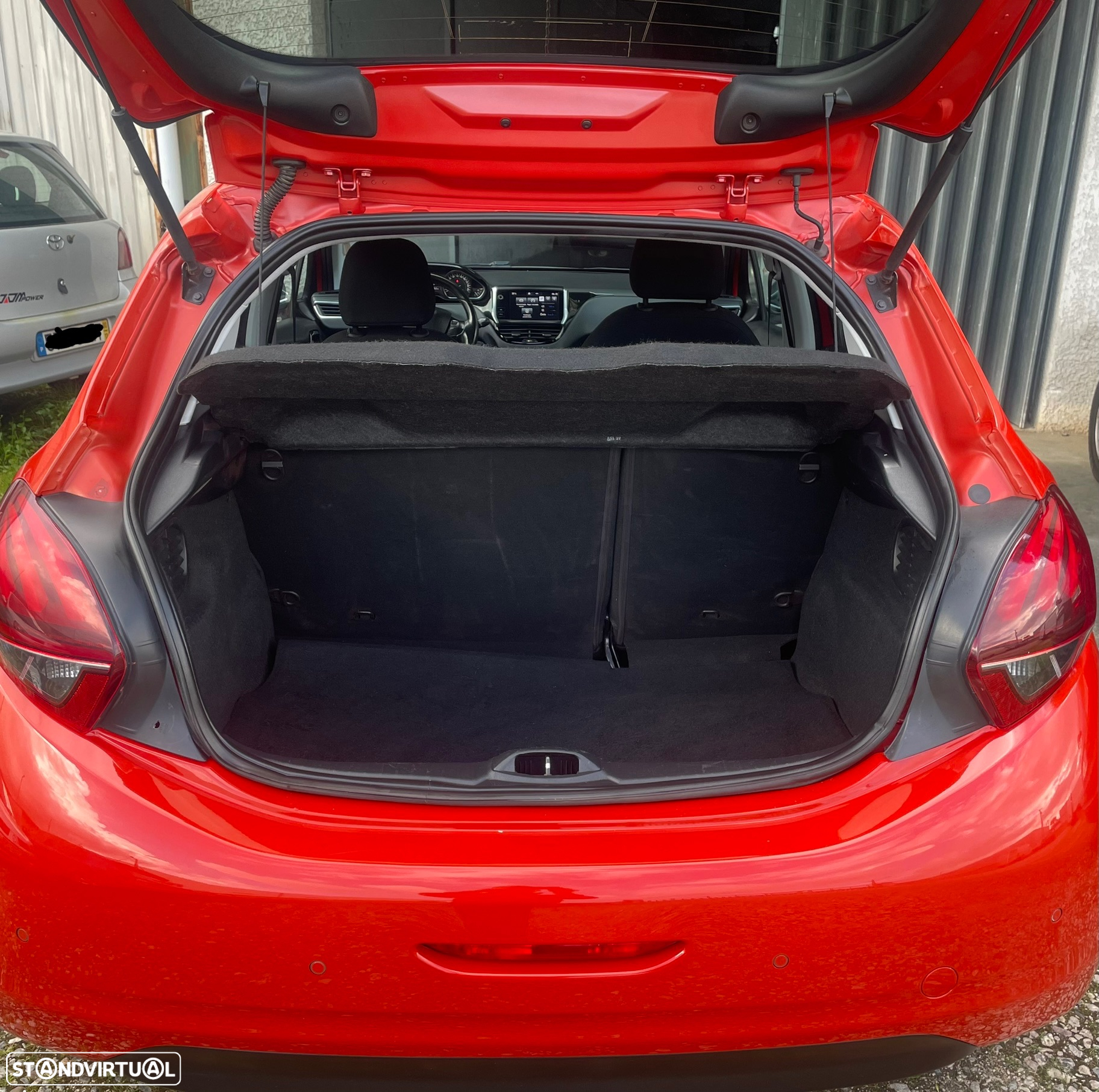 Peugeot 208 1.2 PureTech Allure - 8