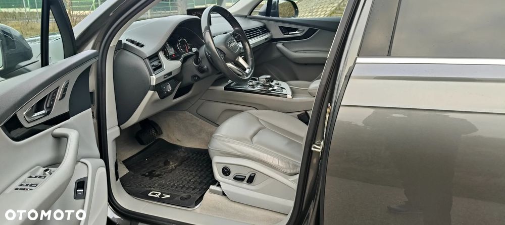 Audi Q7 - 11