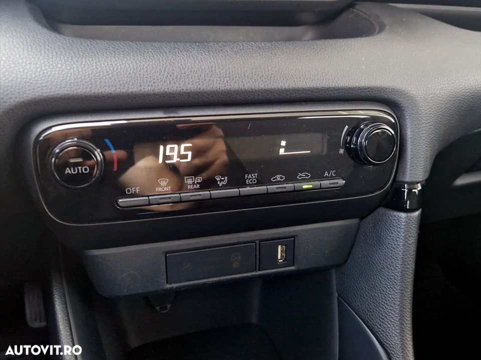 Toyota Yaris - 22