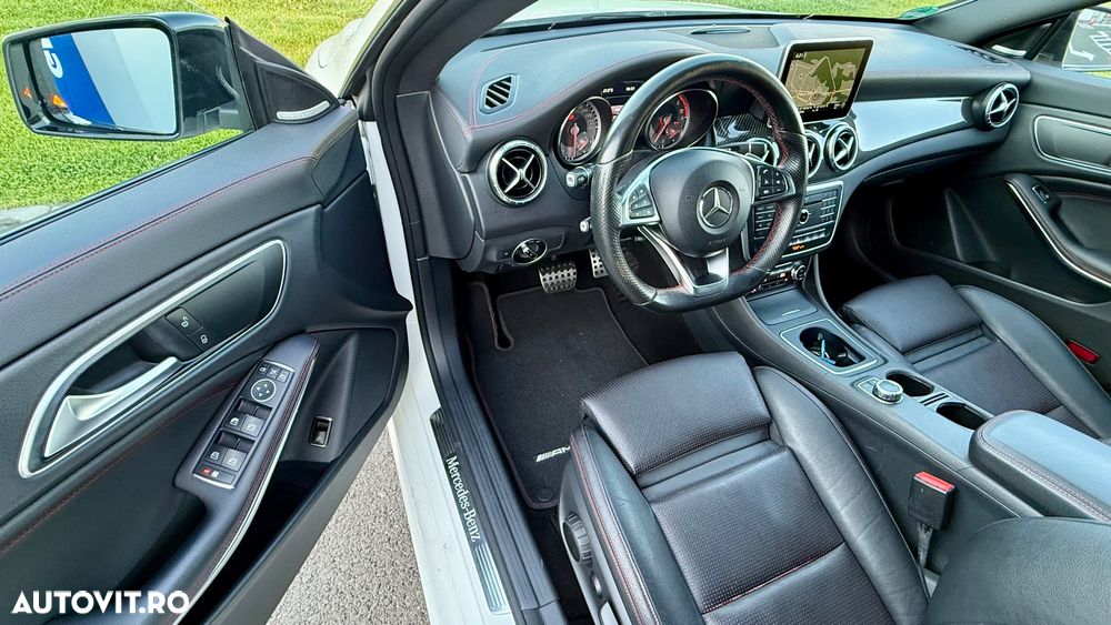 Mercedes-Benz CLA 220 d Shooting Brake 4Matic 7G-DCT AMG Line - 2