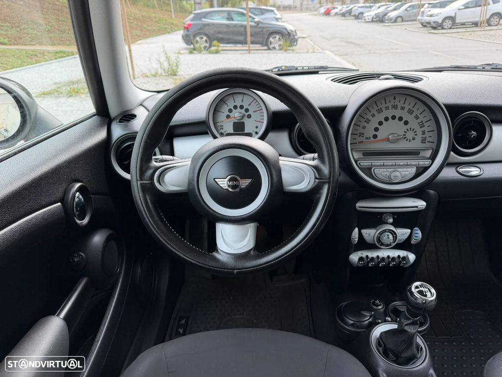 MINI 3 Portas Cooper D - 8