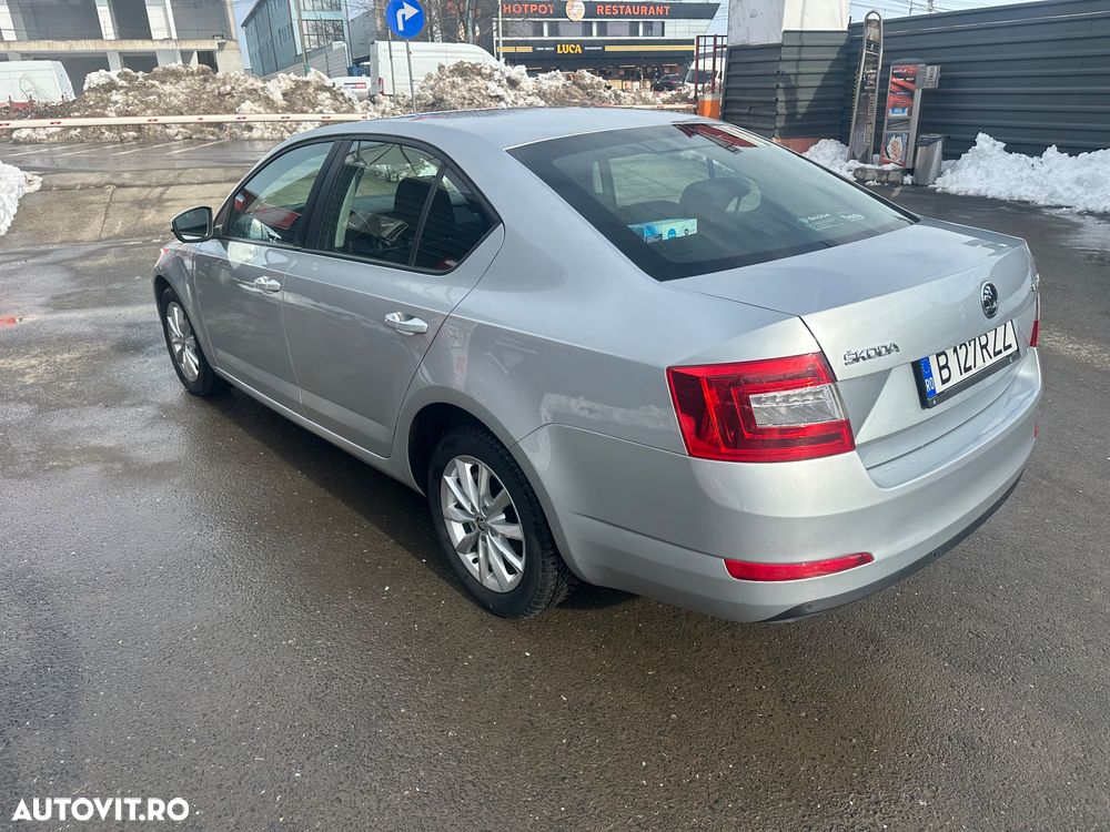 Skoda Octavia 1.6 TDI AMBITION DSG - 5