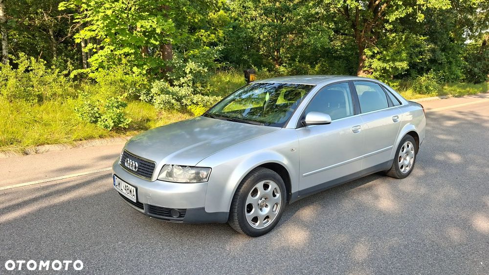 Audi A4 Limousine - 8
