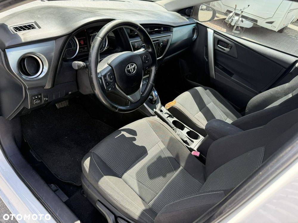 Toyota Auris - 7