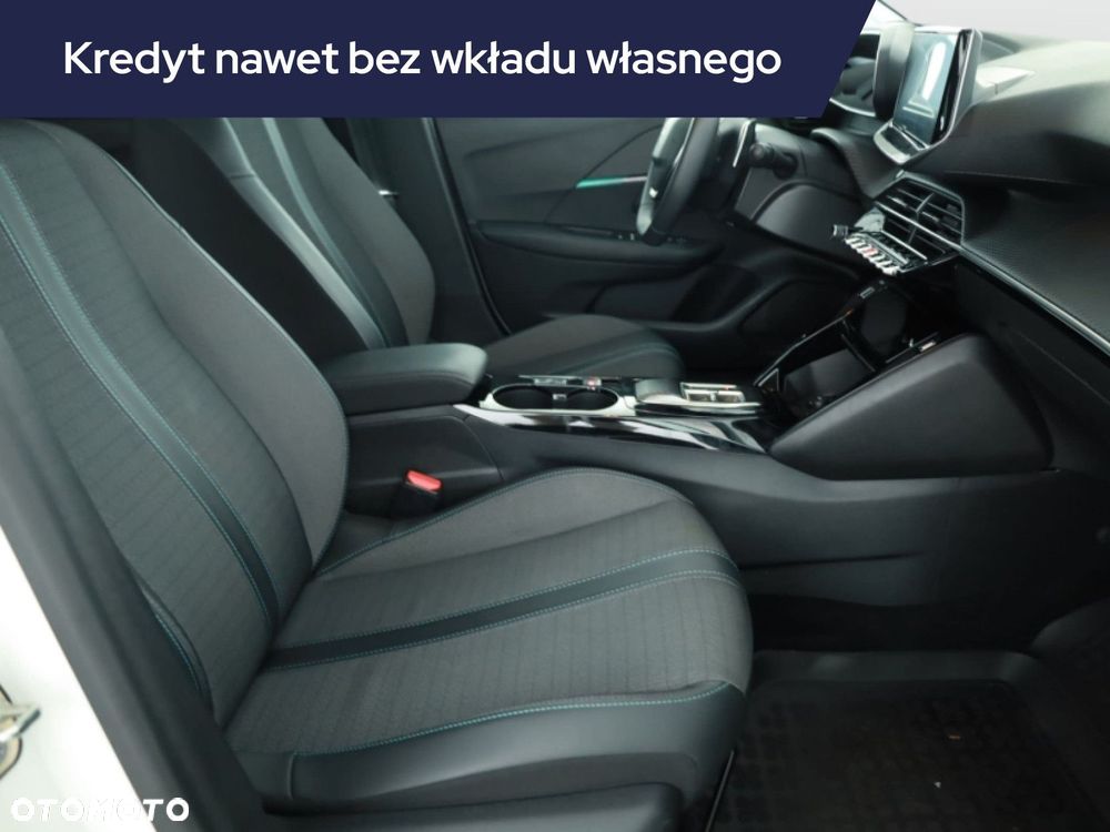 Peugeot 208 - 11