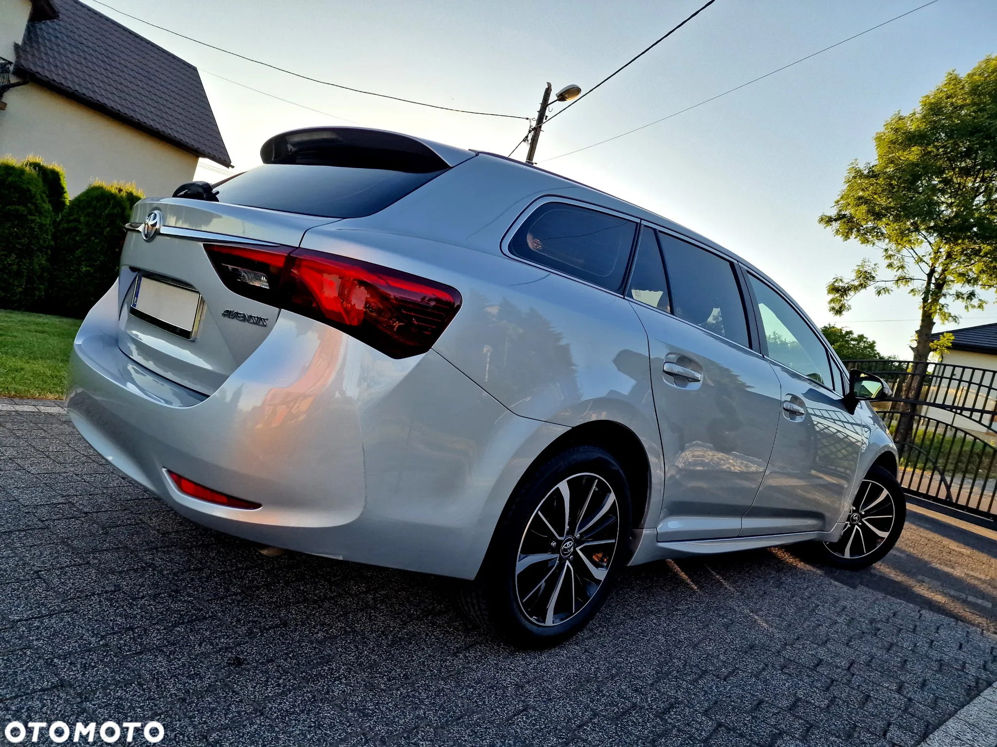 Toyota Avensis 2.0 D-4D Premium - 7