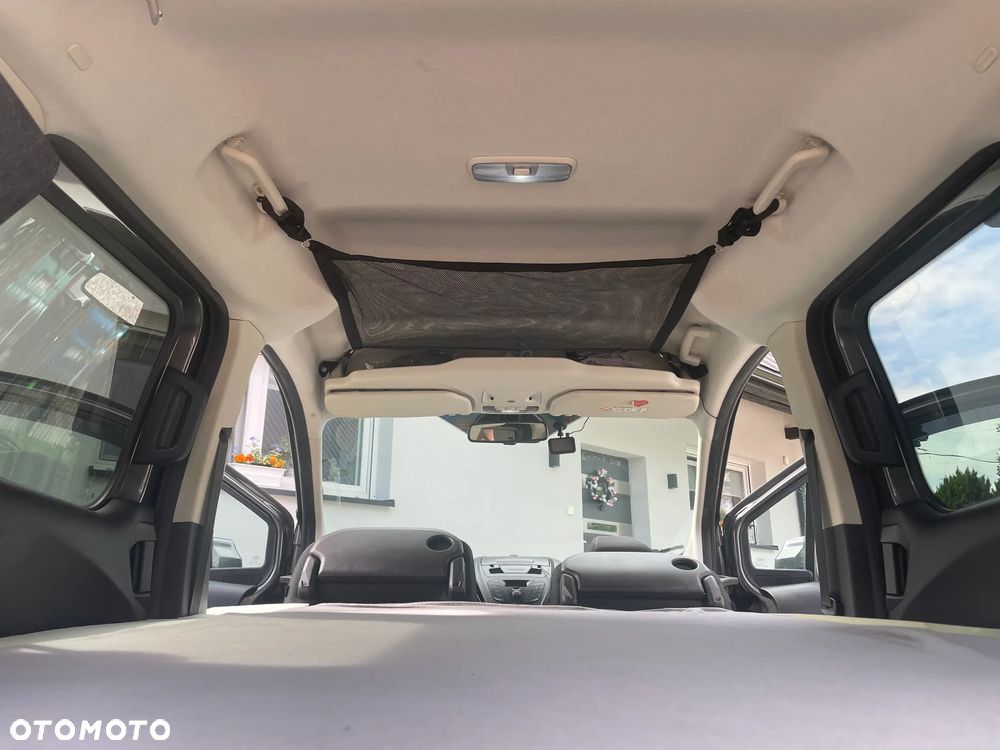 Ford Tourneo Courier 1.0 EcoBoost Titanium - 18