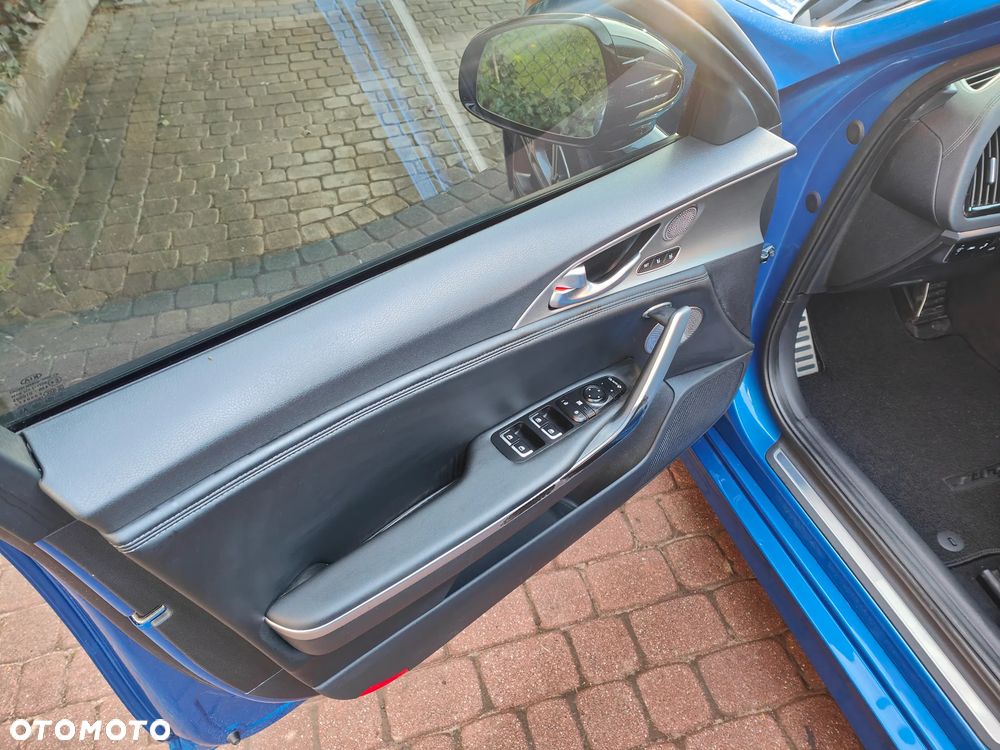 Kia Stinger - 17