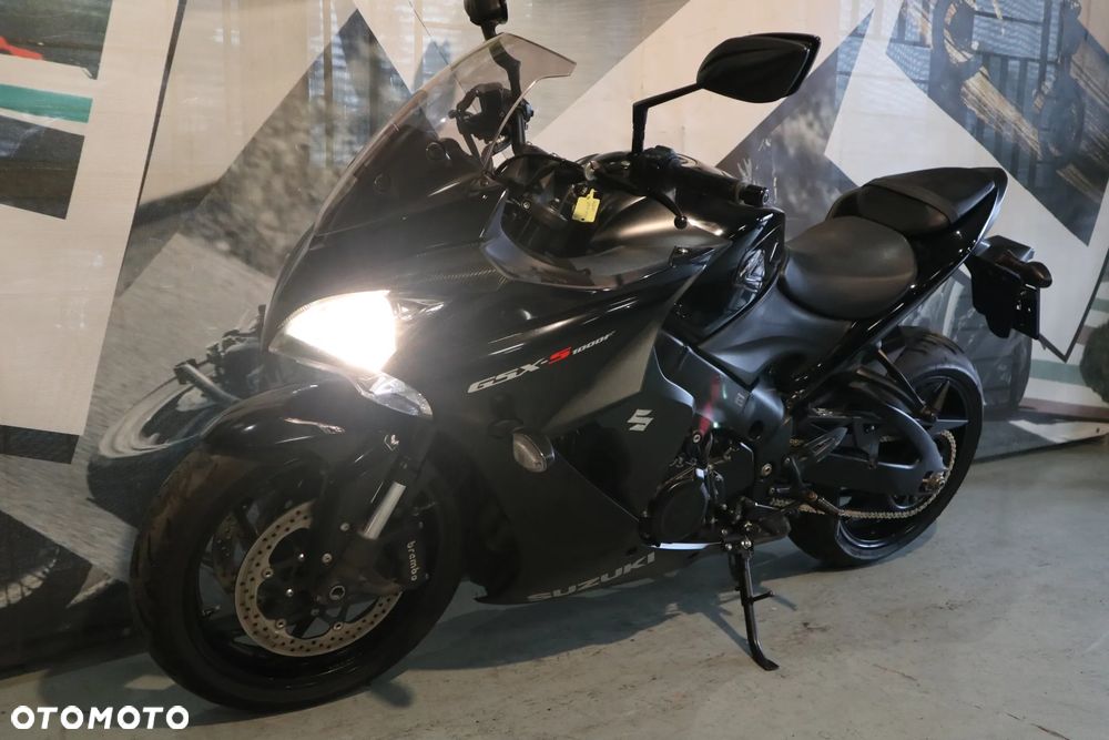 Suzuki GSX - 3