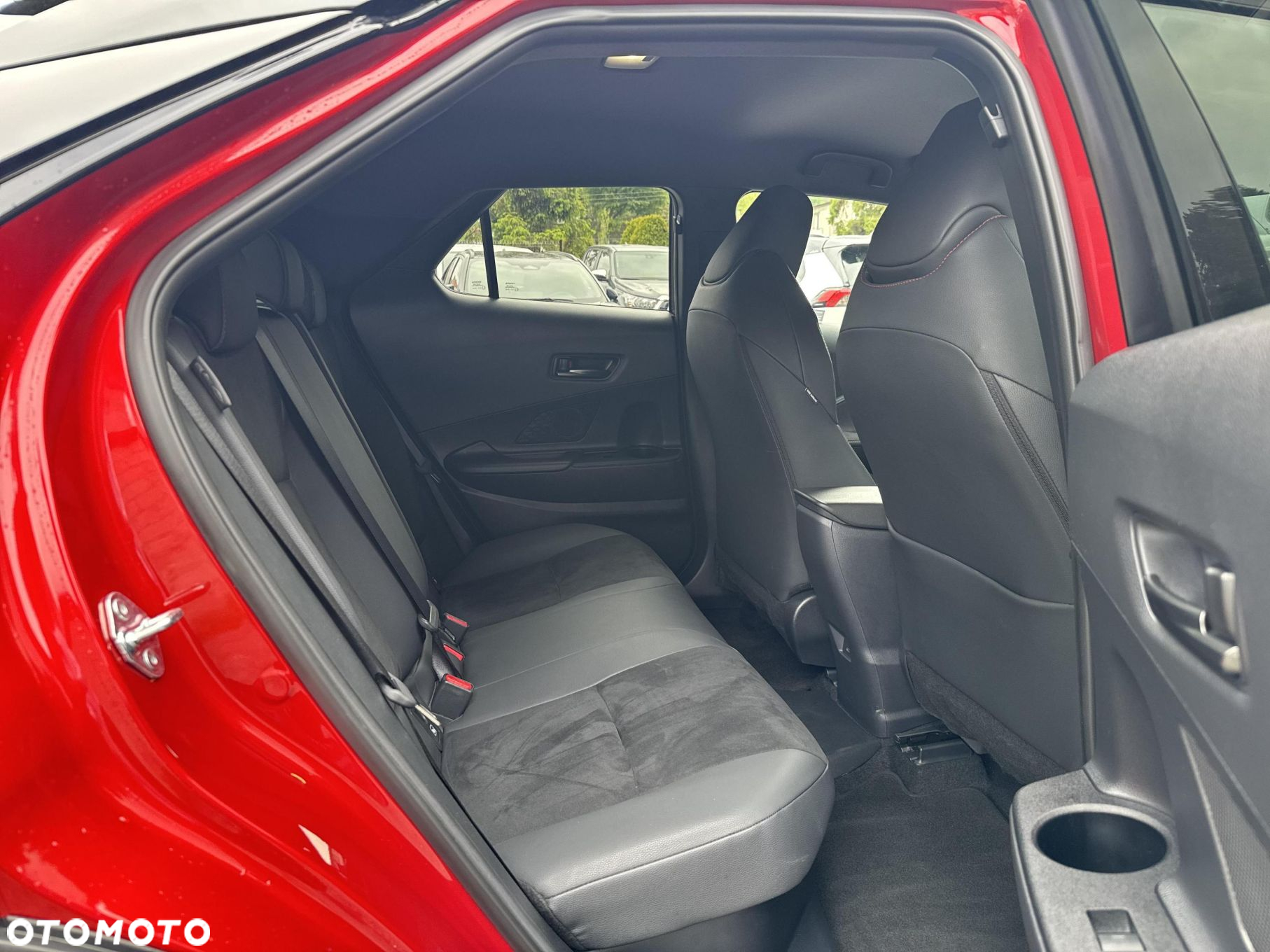 Toyota C-HR - 11