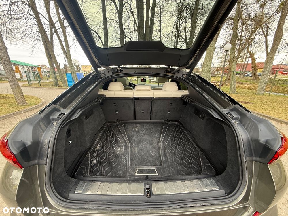 BMW X6 xDrive40i mHEV - 12