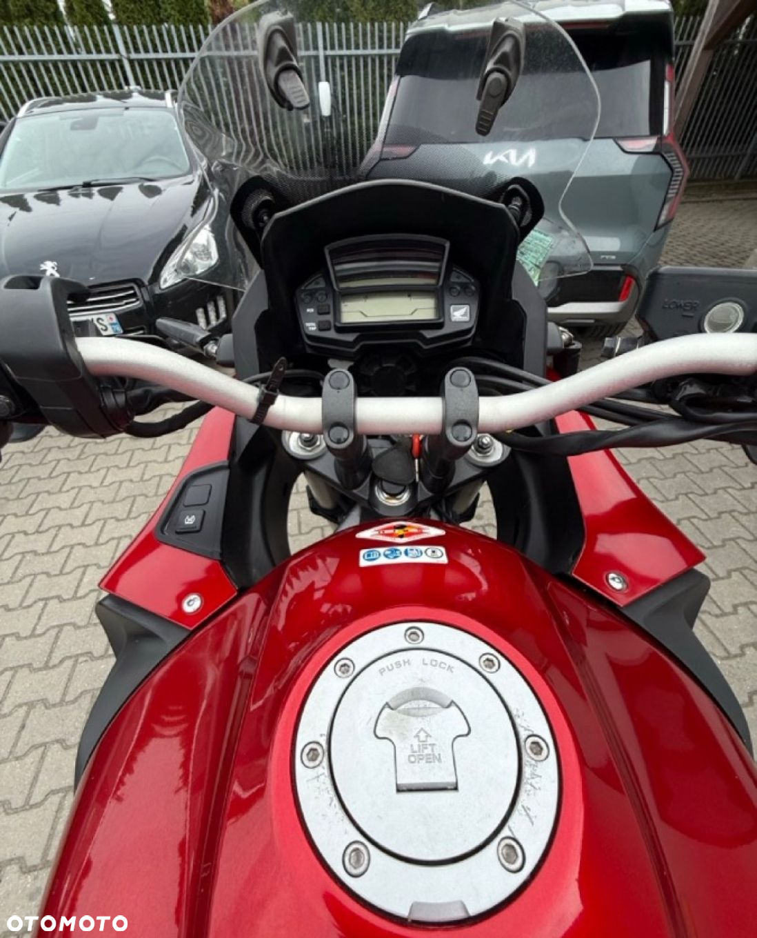 Honda VFR - 8
