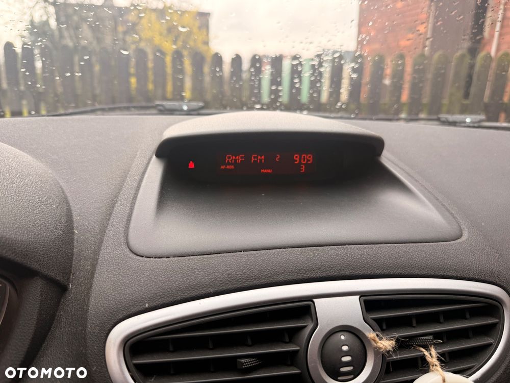 Renault Clio 1.2 16V 75 Expression - 17