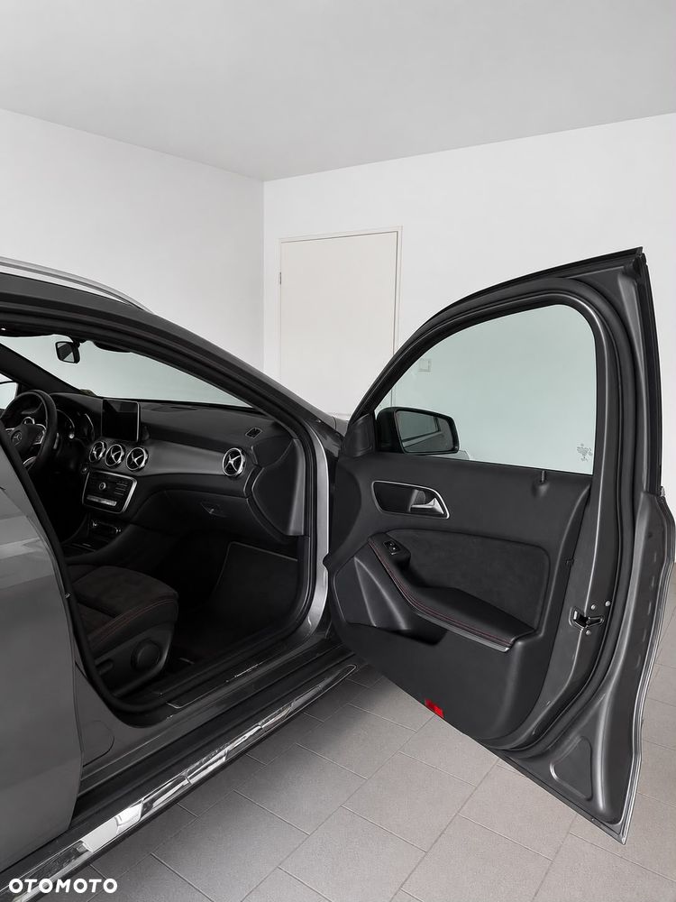 Mercedes-Benz GLA 220 4-Matic AMG Line - 6