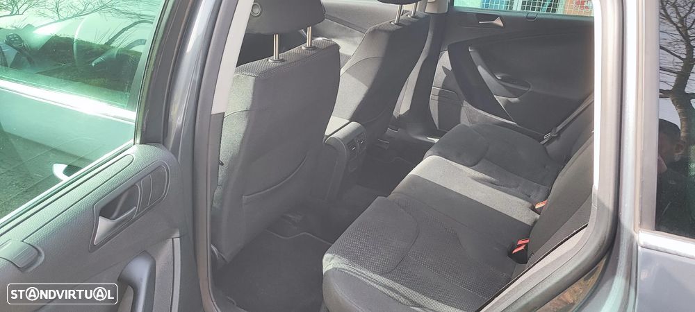 VW Passat Variant 2.0 TDi Confortline Navig - 6