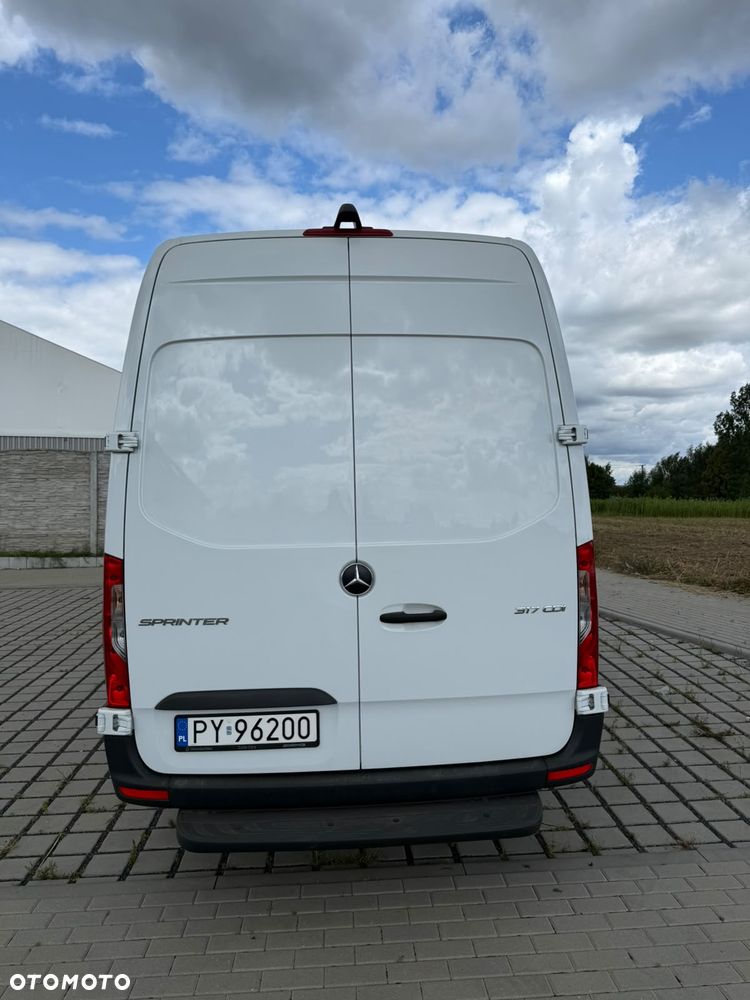 Mercedes-Benz Sprinter Standard PRO 907.233 - 3