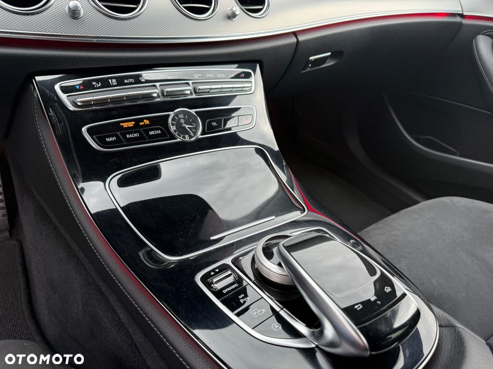 Mercedes-Benz Klasa E 220 d 4-Matic AMG - 19