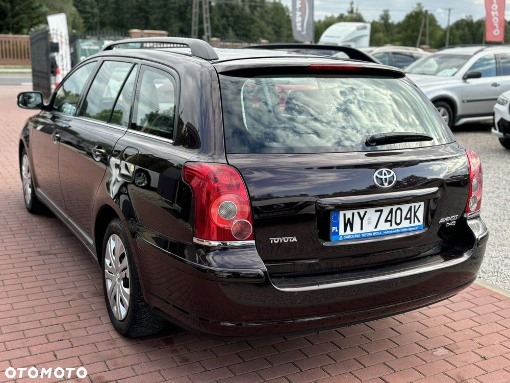 Toyota Avensis - 10