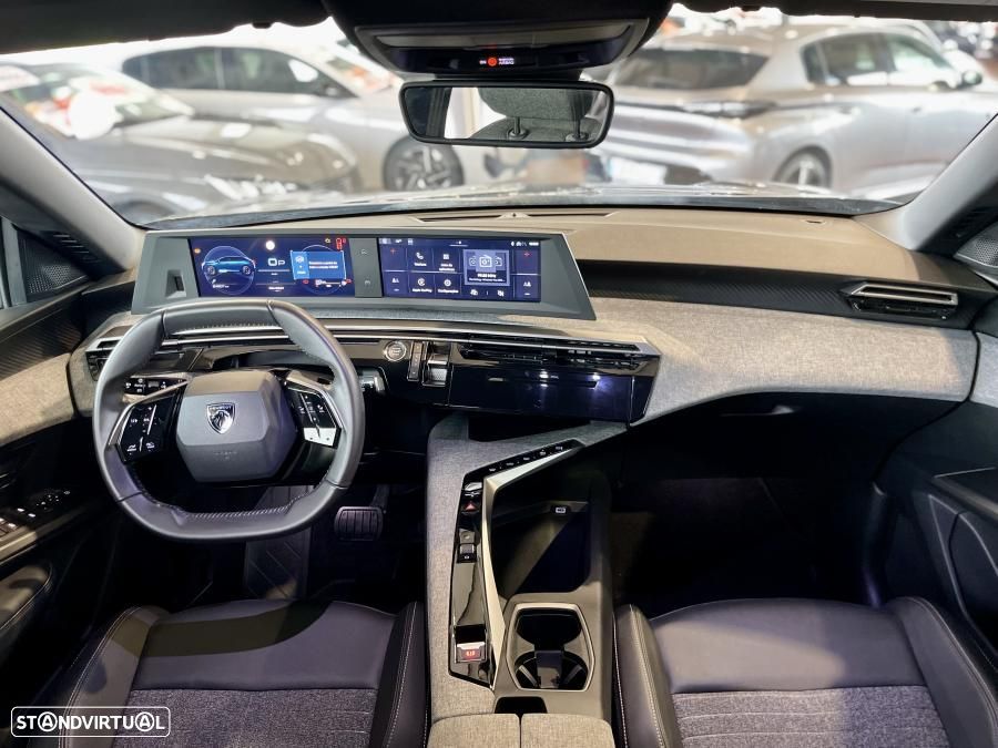 Peugeot 5008 1.2 Hybrid Allure e-DCS6 - 32