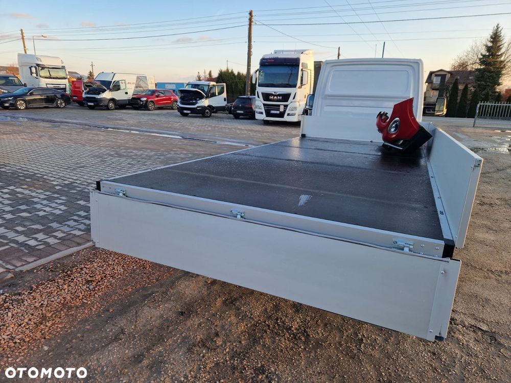 Mercedes-Benz 516 - 8