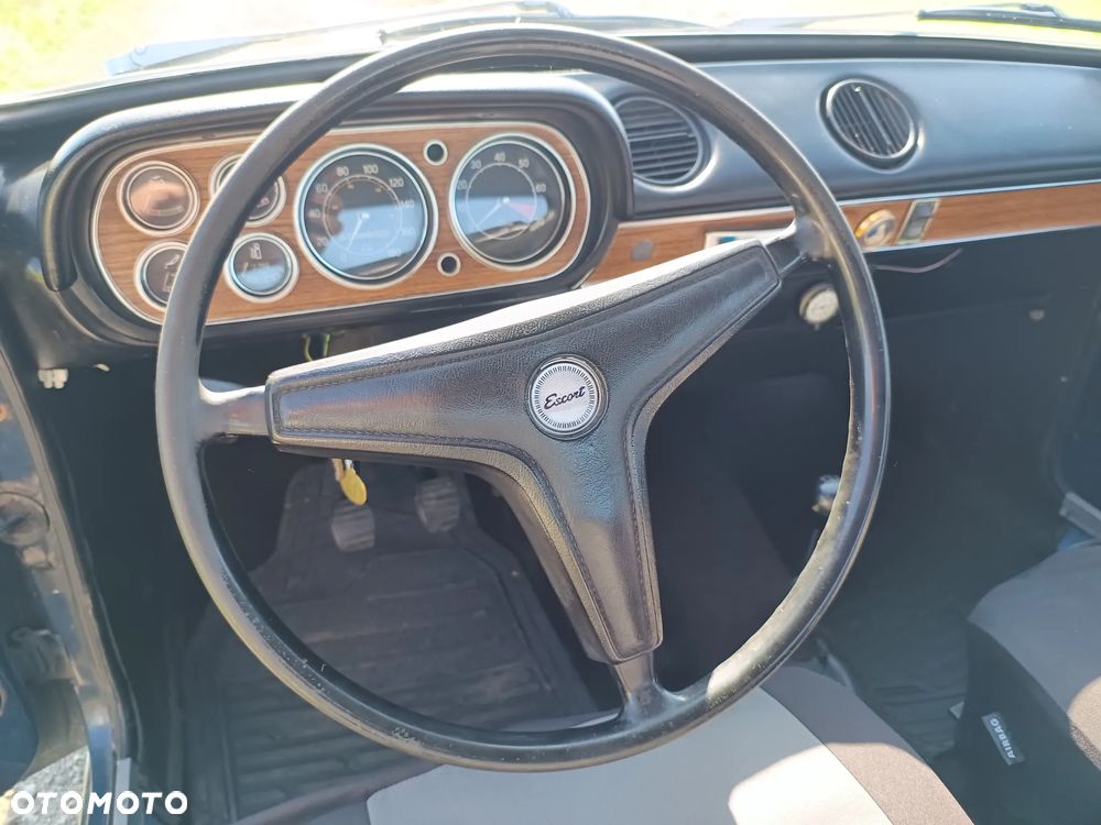 Ford Escort - 14