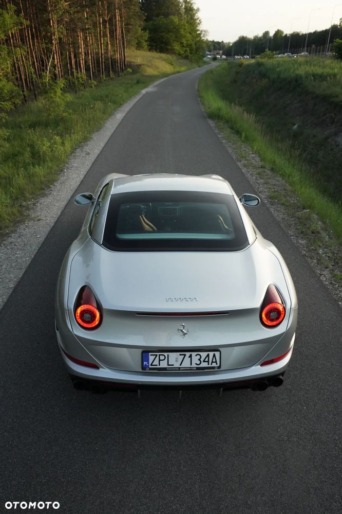 Ferrari California T - 23