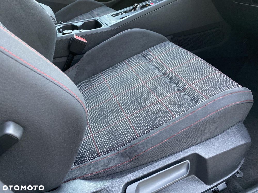 Volkswagen Golf VIII 2.0 TSI GTI DSG - 18