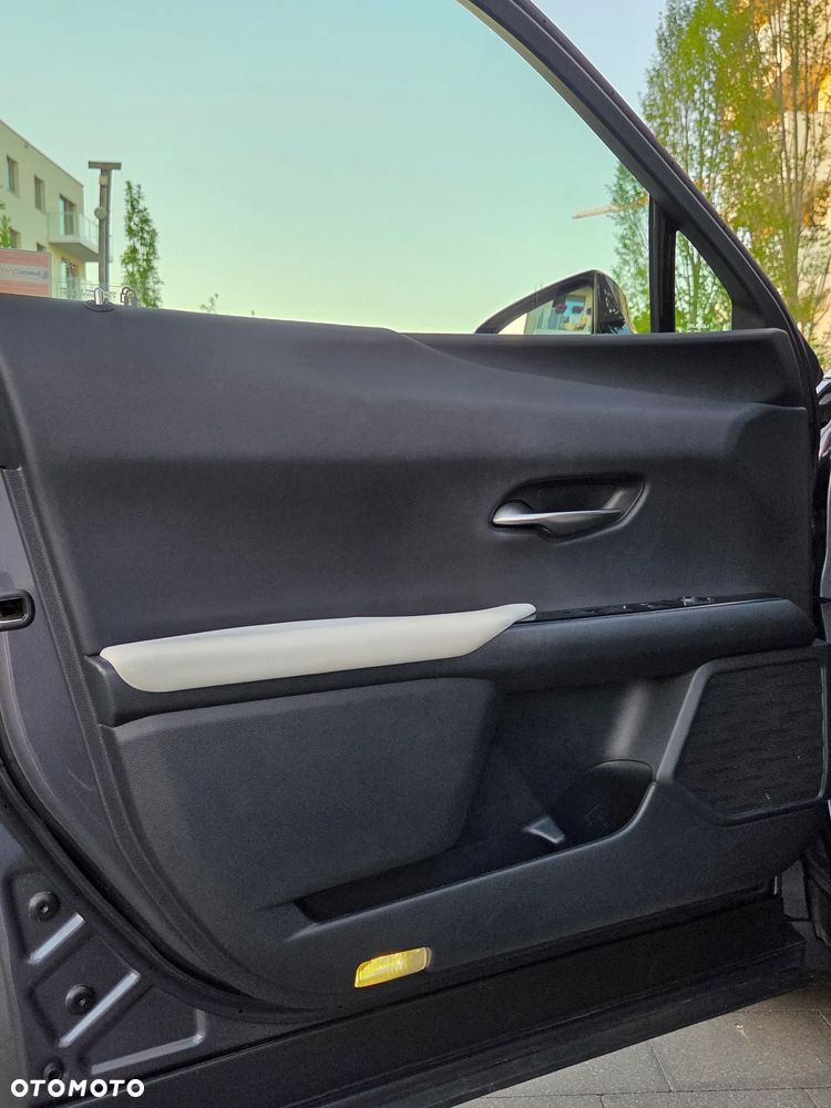 Lexus UX - 6