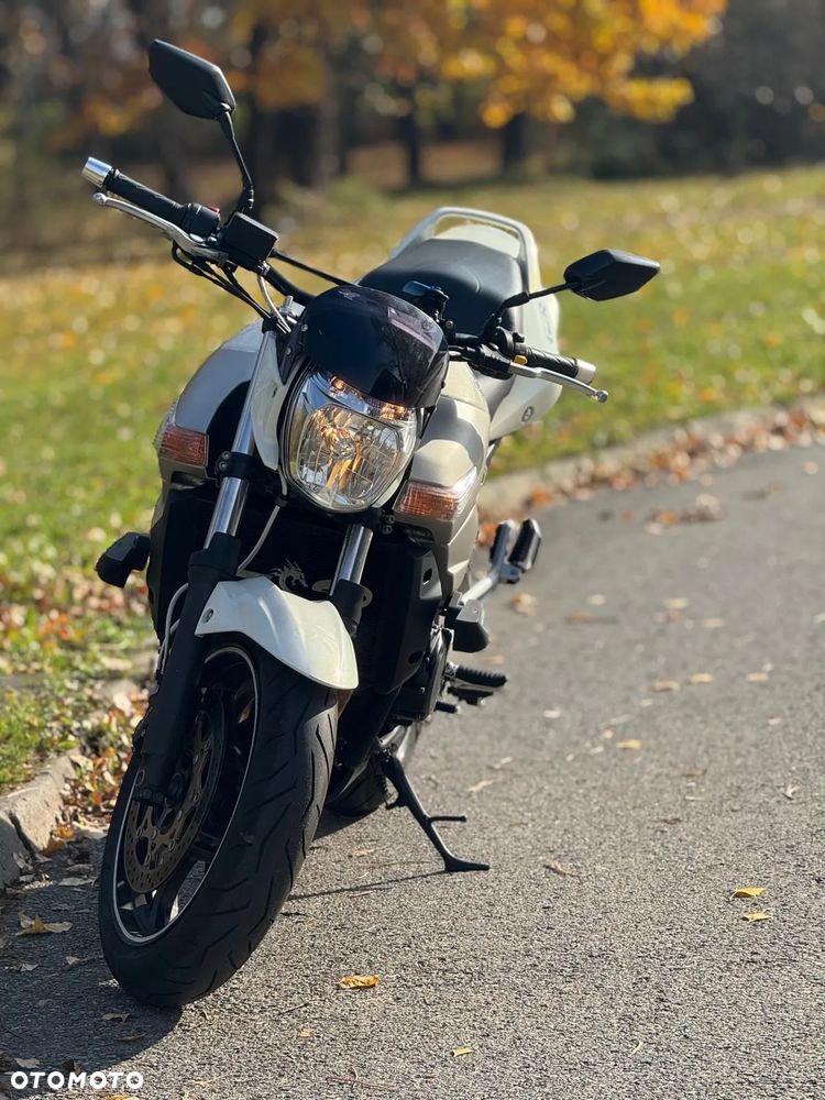 Suzuki GSR - 2