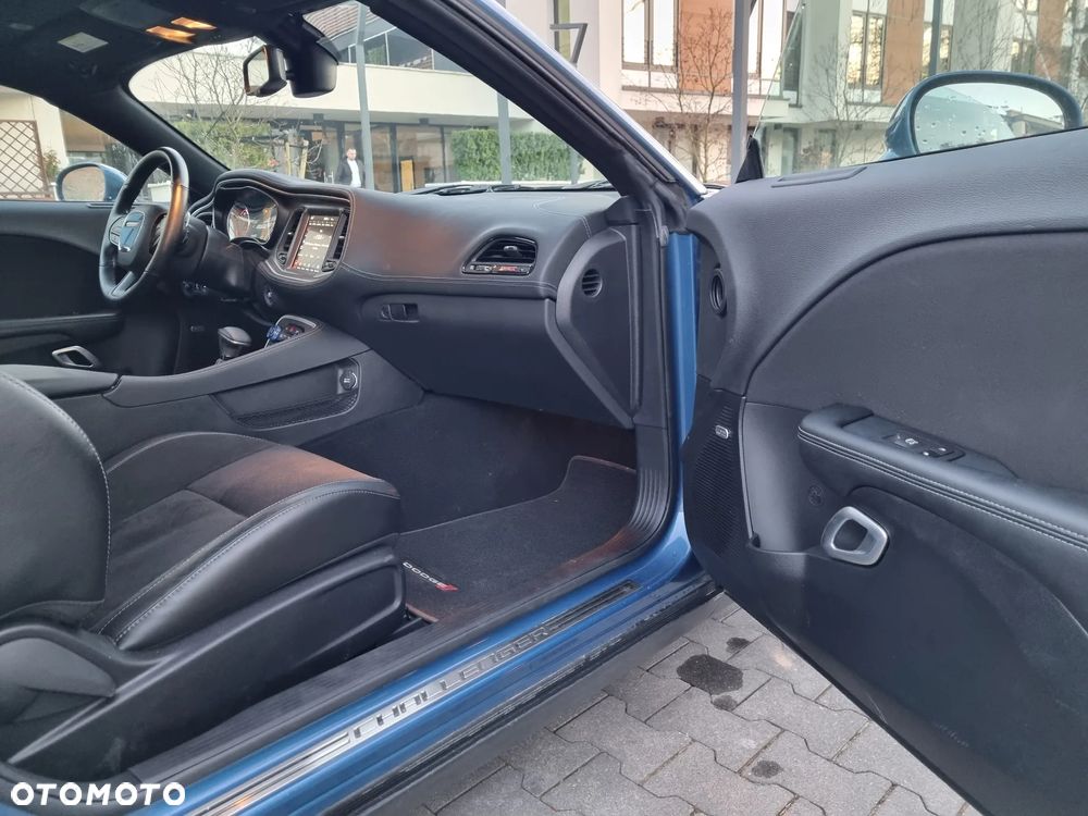 Dodge Challenger 6.4 Scat Pack - 33