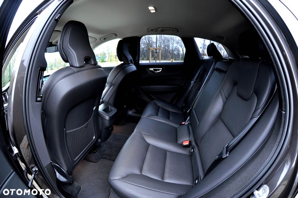 Volvo XC 60 B4 D AWD Geartronic Inscription - 24