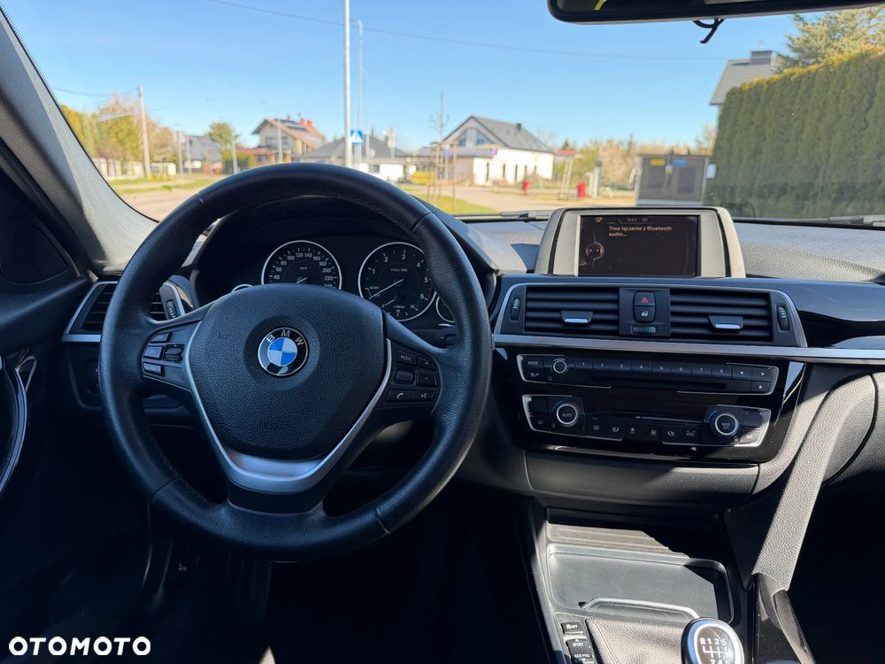BMW Seria 3 316d Sport Line Shadow - 12