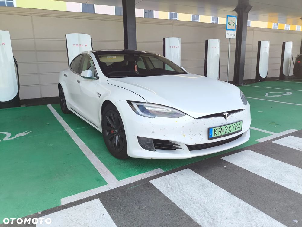 Tesla Model S - 1