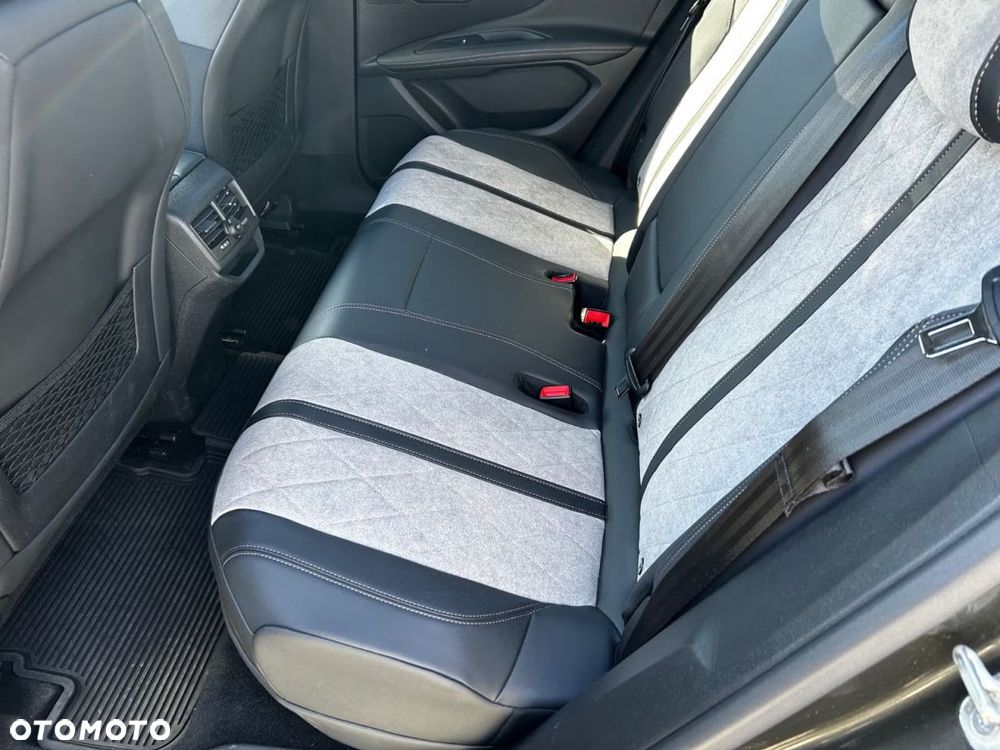 Peugeot 3008 1.6 PureTech HYbrid4 GT S&S EAT8 - 21