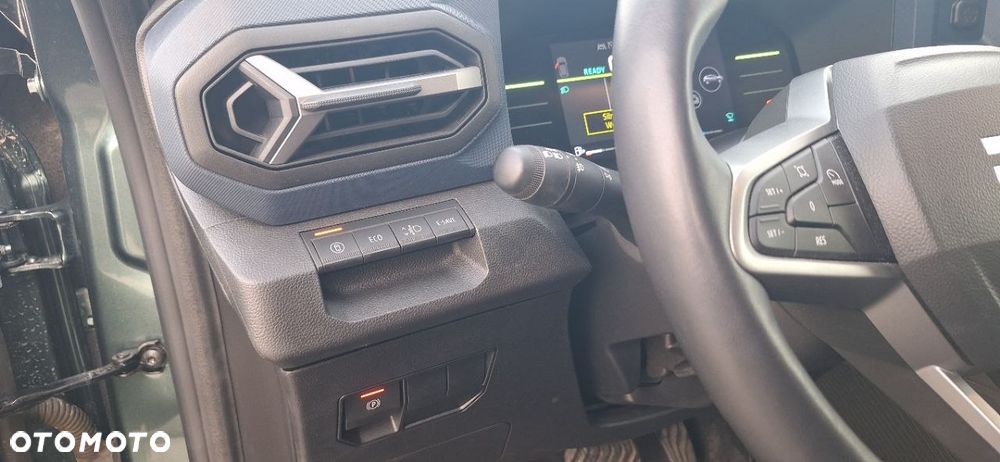 Dacia Duster 1.6 Full Hybrid 140 Journey MMT - 28