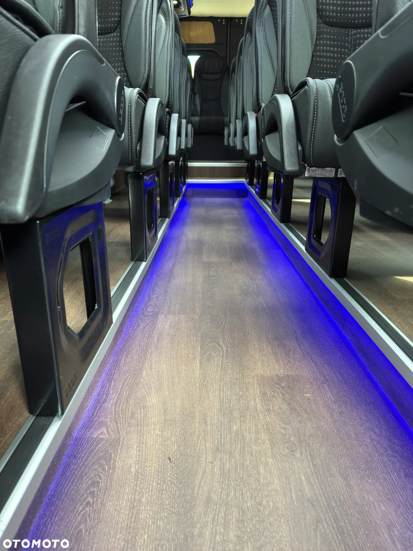 Mercedes-Benz Sprinter - 20