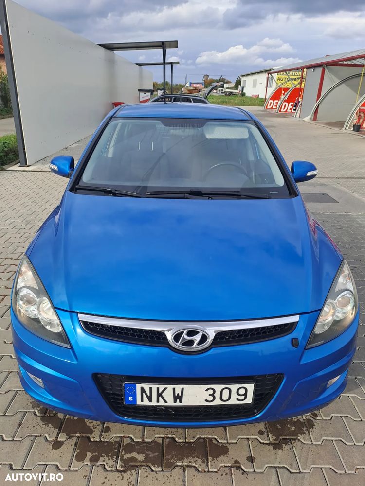 Hyundai i30 1.6 CRDI blue Comfort - 2