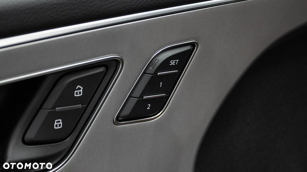 Audi Q8 55 TFSI quattro tiptronic - 25