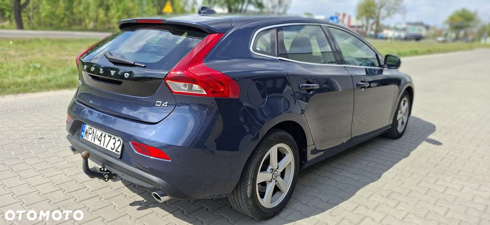 Volvo V40 D4 Momentum - 4