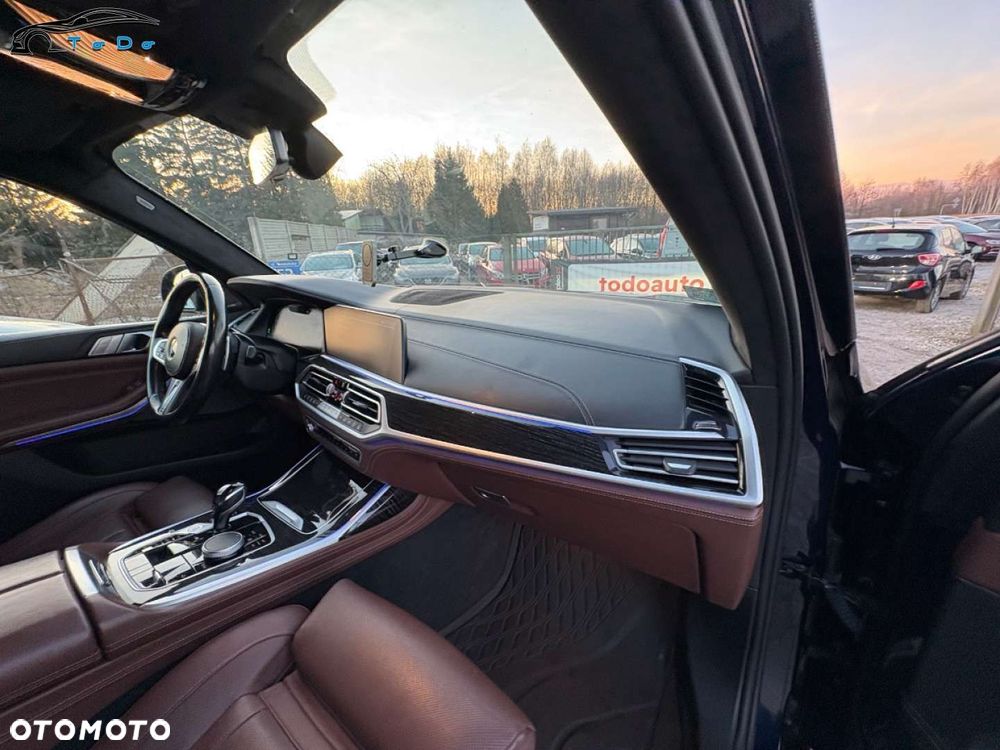 BMW X7 M50i sport - 36