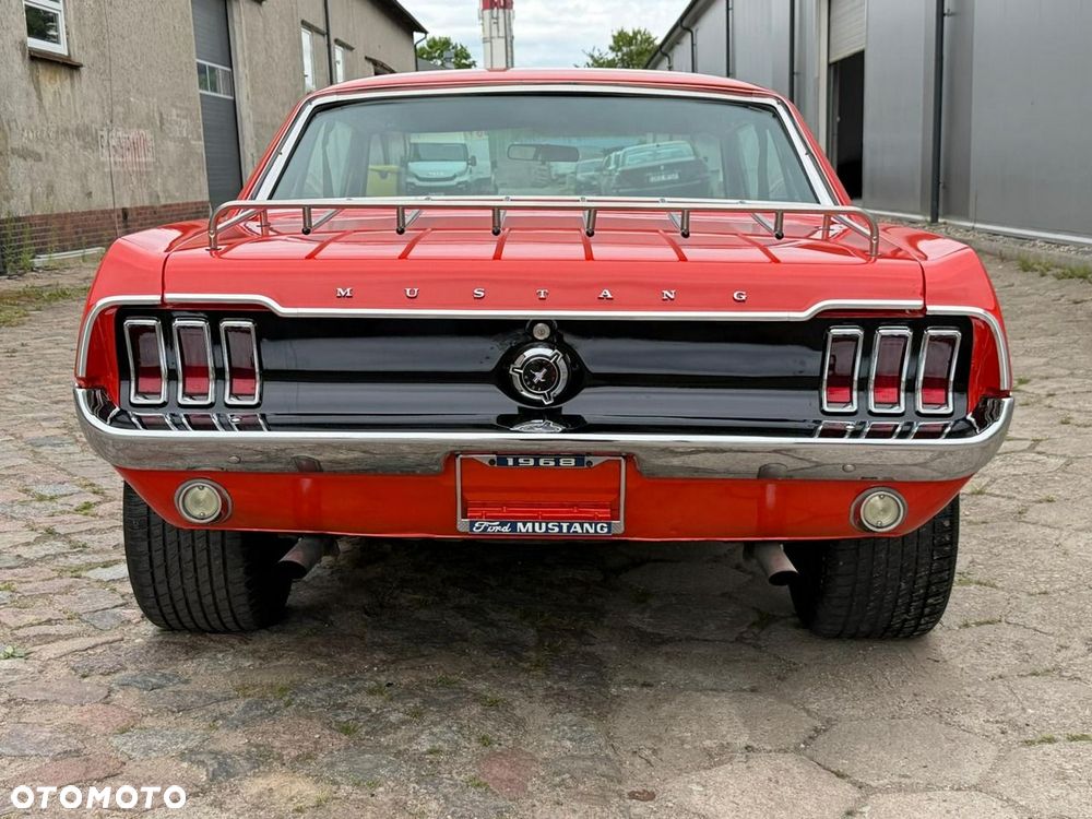 Ford Mustang - 36