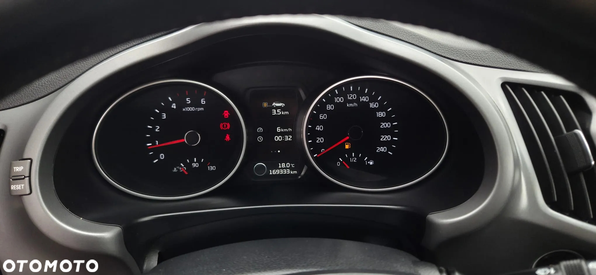 Kia Sportage 2,0 CRDI 2WD Vision - 24