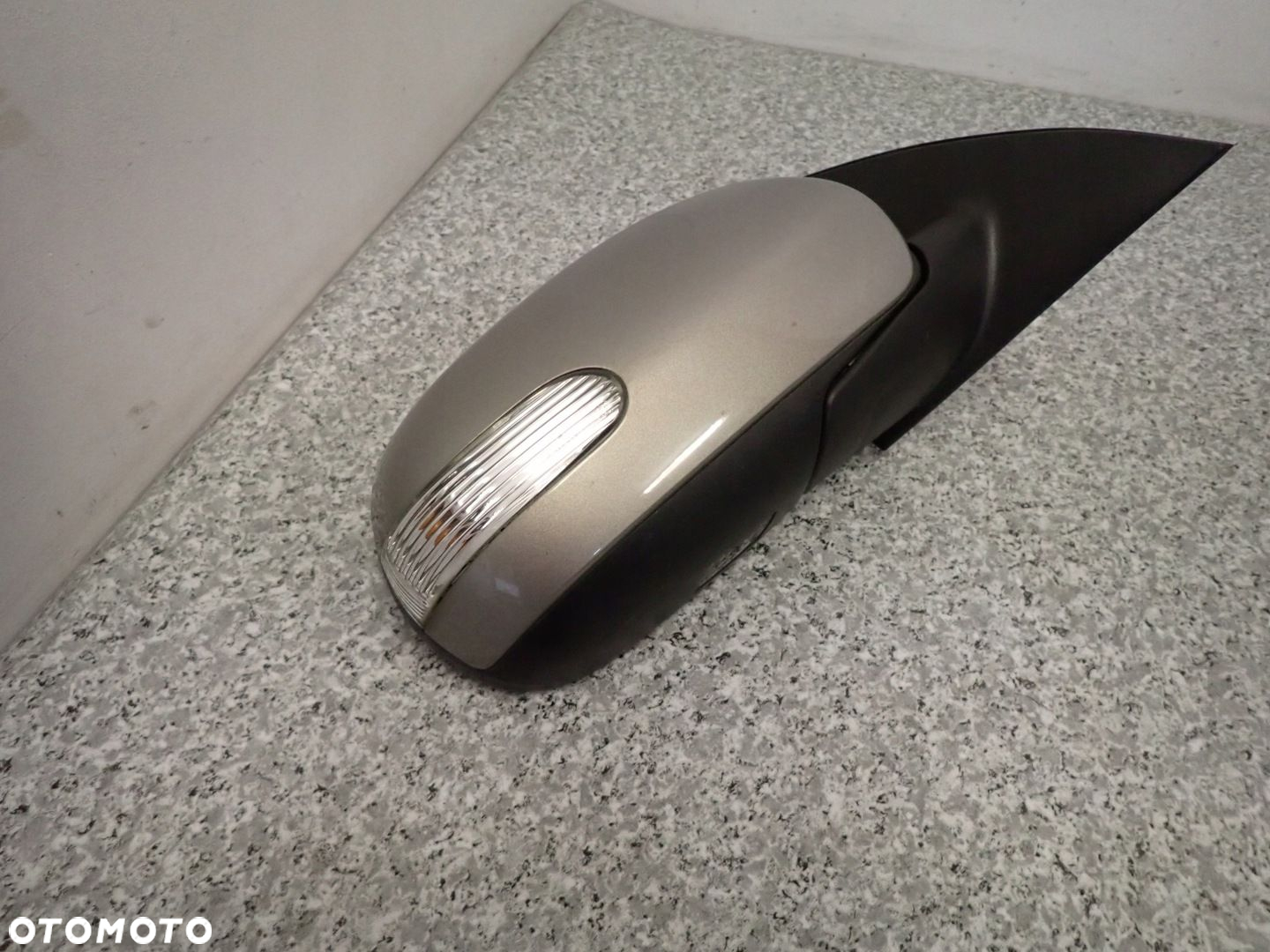 KIA CEED 09-11 LUSTERKO PRAWE ELEKTRYCZNE 8 PIN A3 - 8