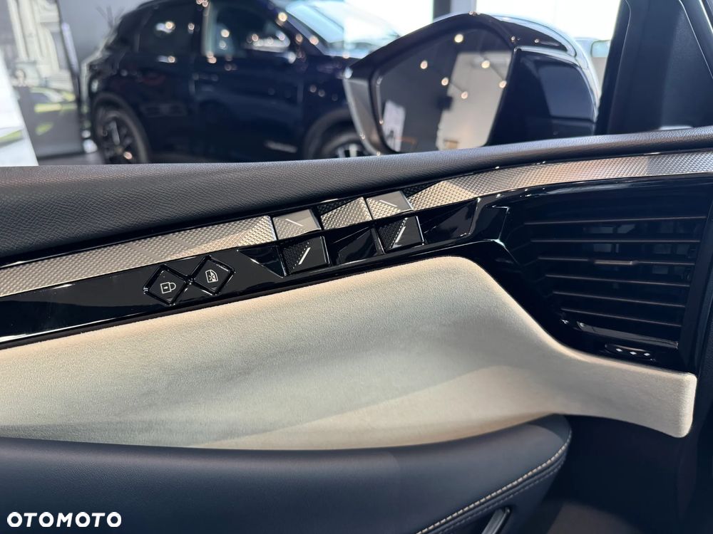 DS Automobiles N°4 - 11