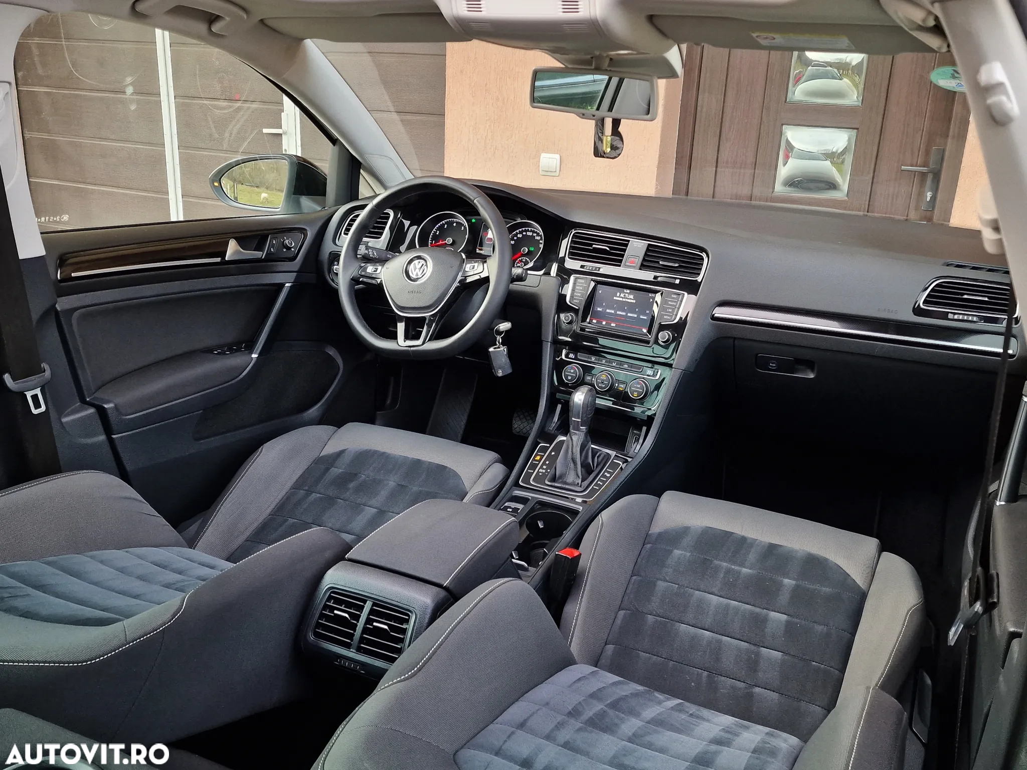 Volkswagen Golf 1.4 TSI BlueMotion Technology DSG Highline - 23