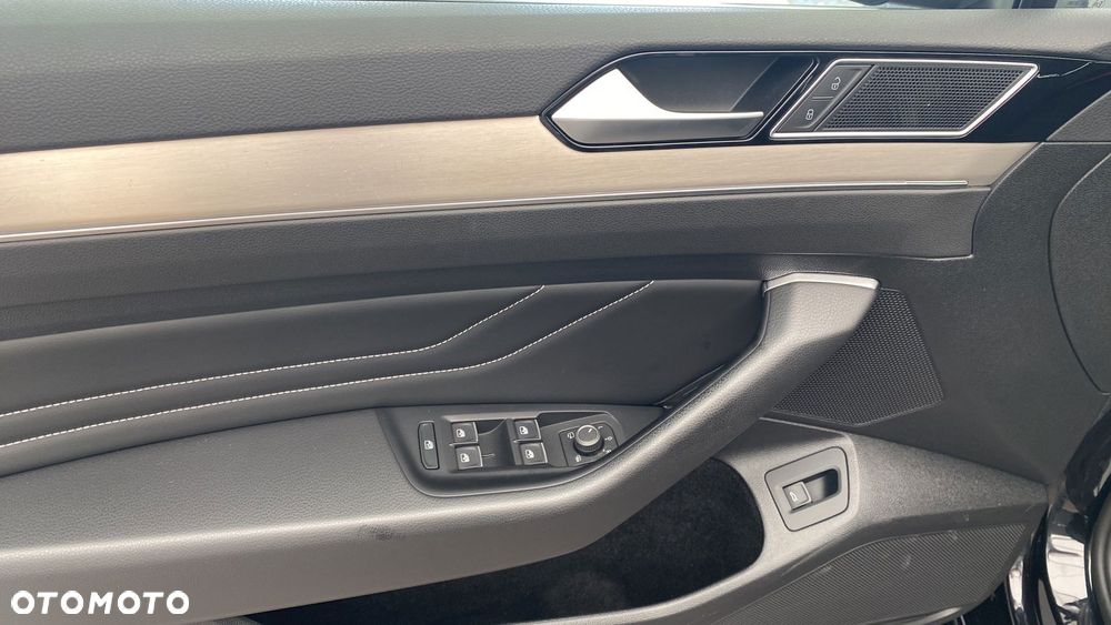 Volkswagen Passat - 17